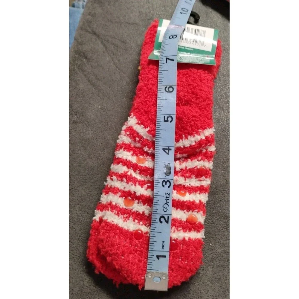 Kids size 7 Fuzzy socks Rudolf Snugadoo  Non Skid Bottom
